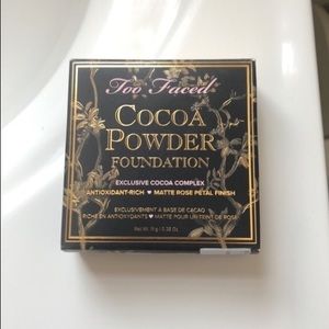 ✨Too Faced Cocoa Powder Foundation Light Medium✨